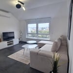 Alquiler de un nuevo piso de 3 habitaciones, 63 m², en el distrito de Vozdovac, Belgrado, Serbia